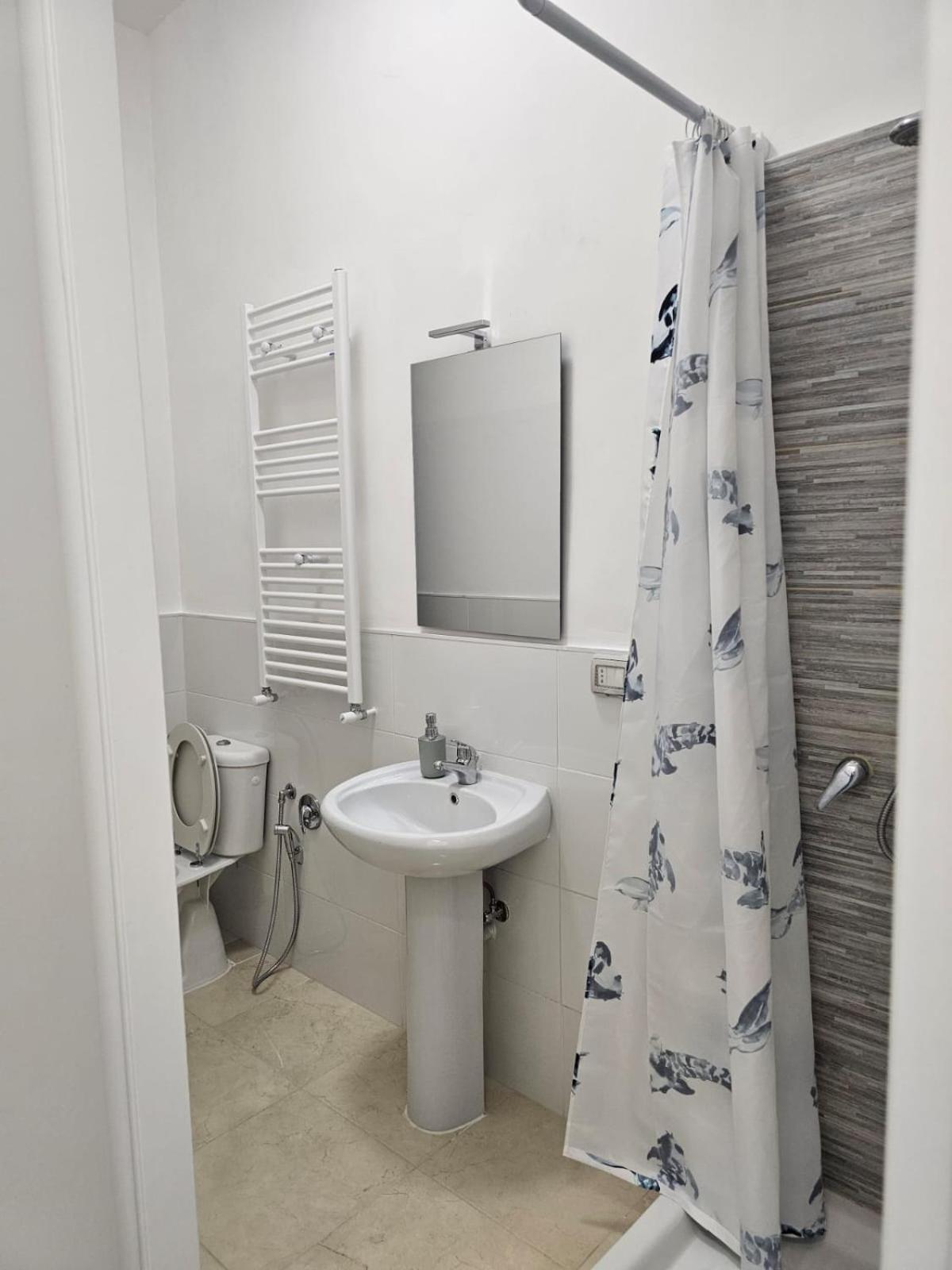 Hotel Raynova Roma Esterno foto