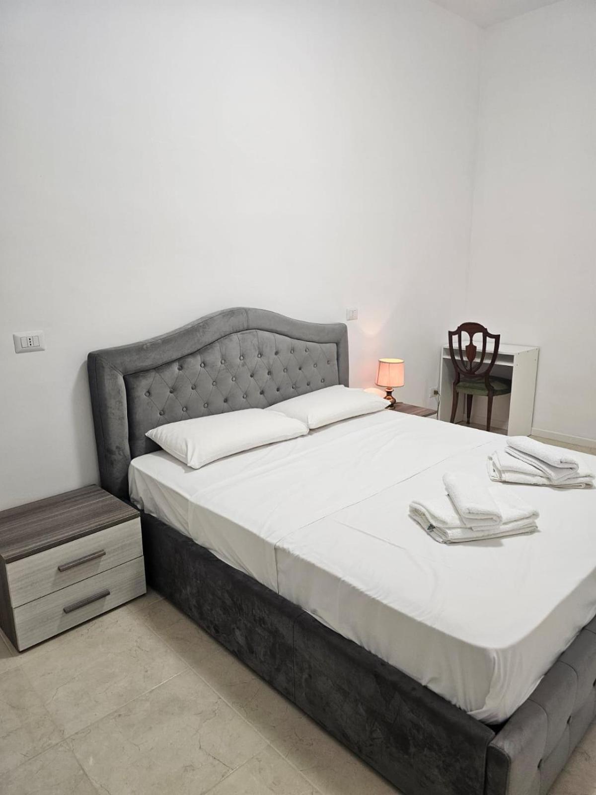 Hotel Raynova Roma Esterno foto