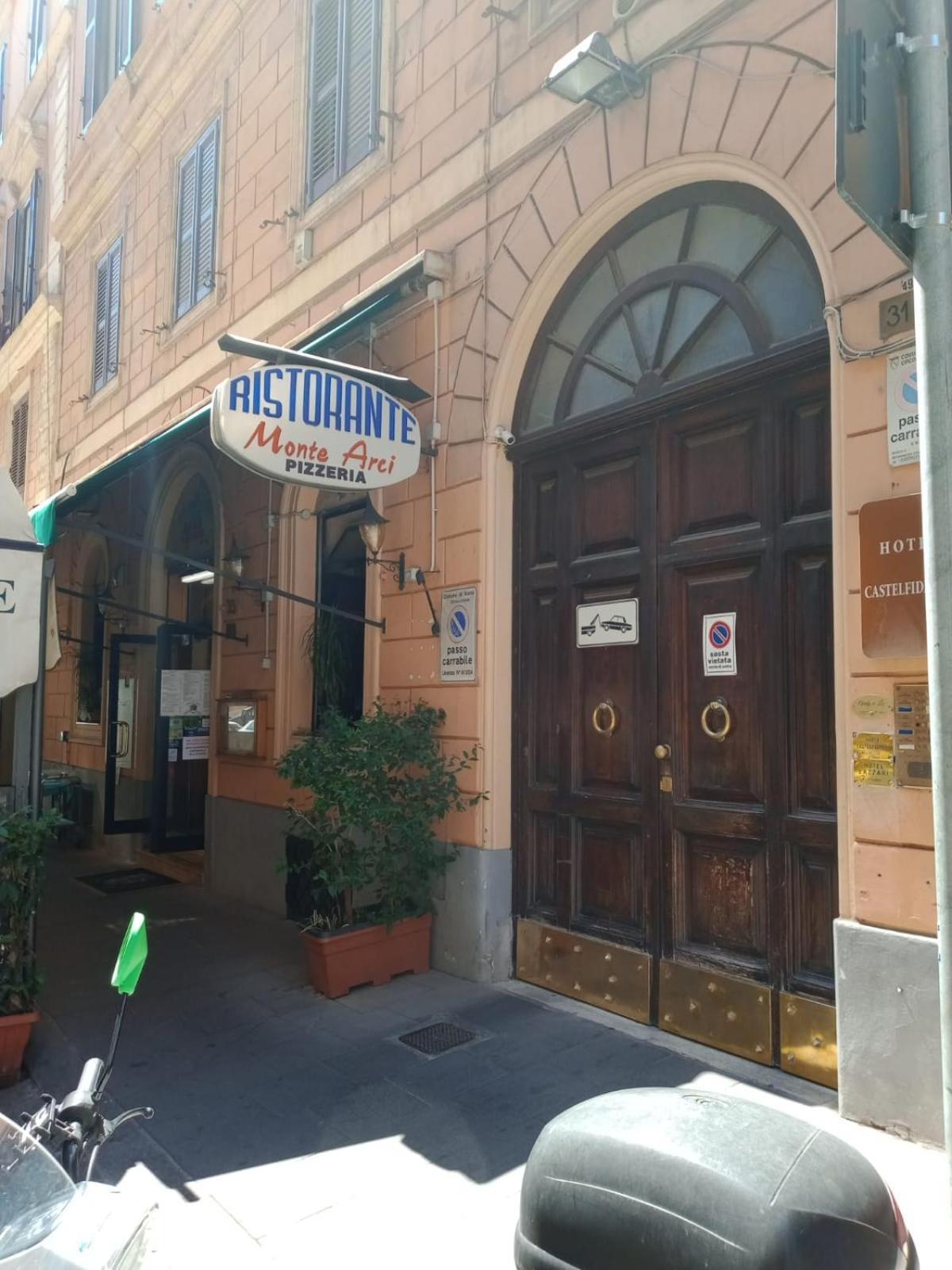 Hotel Raynova Roma Esterno foto