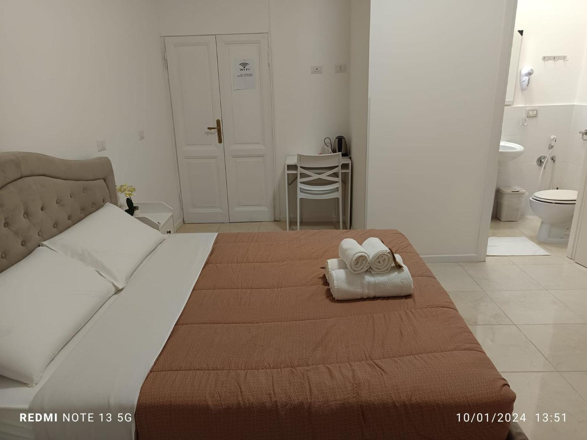 Hotel Raynova Roma Esterno foto