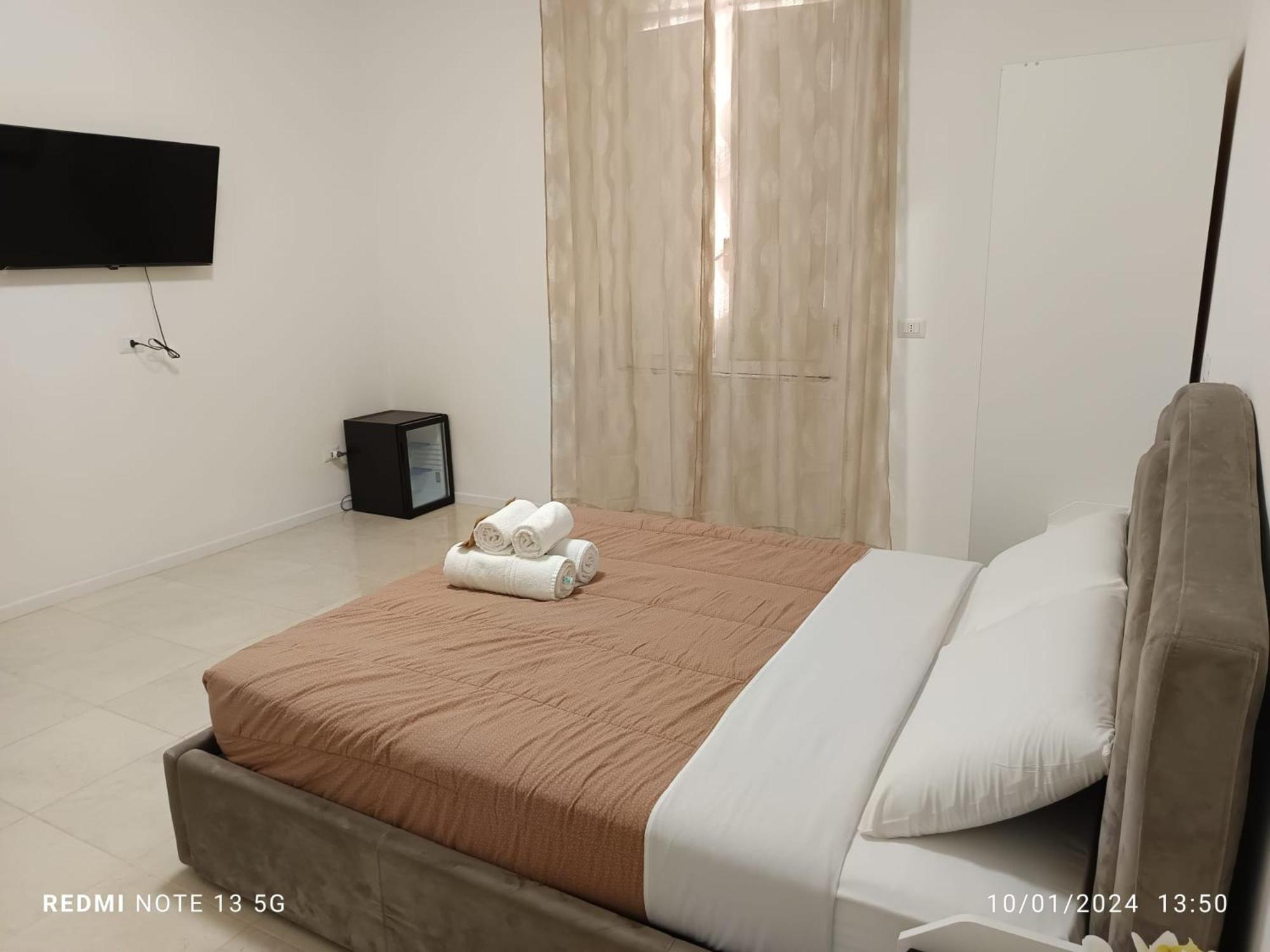 Hotel Raynova Roma Esterno foto